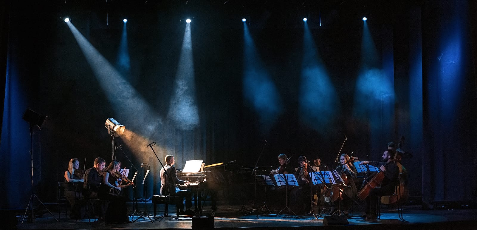 Свет на концерт, light on concert, light designer, snow, show file, ETC, GrandMA, MA2, MA3, Avolite, HOG, Художник по свету. Художник по свету в Екатеринбурге,